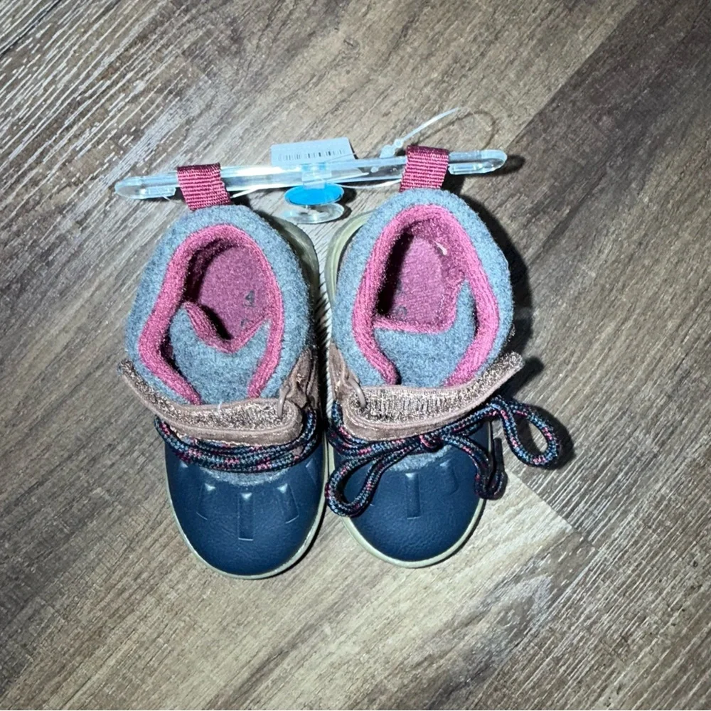 NWT Carter’s Toddler Duck Boots Navy & Brown